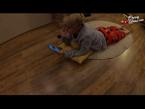 ❤️ Šialená blondínka fajčí obrovský penis a skáče na ňom - análny sex Šukanie video na sk.extratorrents.top ❤